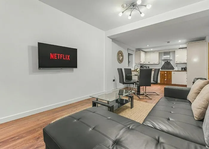 Bloom Apartments - City Centre - Gated Parking